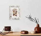 Customized European Retro Wall Hanging Photo Frame Lightweight from China  Factory Made of Resin