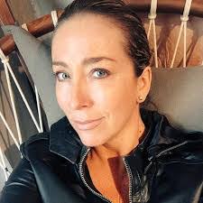 Jennifer Warner's Instagram, Twitter & Facebook