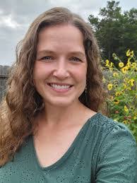 Kari Kane's Instagram, Twitter & Facebook