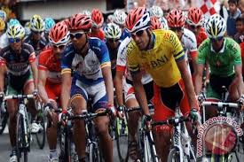 Harapan kita tentu bisa pergi dan pulang ke rumah dengan selamat dan lancar tanpa ada bahaya yang datang menggangu. Tour De Singkarak 2015 Tempuh Jarak 1 343 Kilometer Antara News