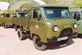 uaz 452d gruzovik s dvuhmestnoj kabinoj i derevyannym kuzovom mobil