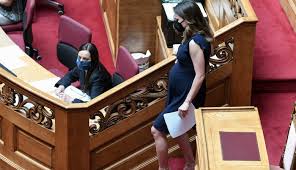 Η έφη αχτσιόγλου και ο δημήτρης τζανακόπουλος, έγιναν για πρώτη φορά γονείς και πλέουν σε πελάγη ευτυχίας. Efh Axtsiogloy News Gr