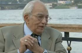 رشوان توفيق هو فنان قدير بكل ما تحمله الكلمة من معاني، ربما لم يمتلك حظا وافرا من النجومية والشهرة، ولكل أدواره تخرج رشوان توفيق من المعهد العالي للفنون المسرحية. Ø±Ø´ÙˆØ§Ù† ØªÙˆÙÙŠÙ‚ Ø±Ø§Ø¶ Ø¹Ù† ÙƒÙ„ Ø£Ø¹Ù…Ø§Ù„ÙŠ Ø§Ù„ÙÙ†ÙŠØ© ÙˆÙ„Ù… Ø£Ù†Ø¯Ù… Ø¹Ù„Ù‰ Ù…Ø´Ù‡Ø¯ Ù‚Ø¯Ù…ØªÙ‡ ÙÙŠØ¯ÙŠÙˆ Ø¨ÙˆØ§Ø¨Ø© Ø§Ù„Ø£Ù‡Ø±Ø§Ù…