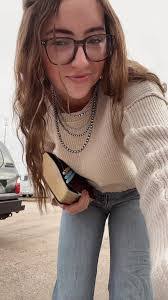 Taylor Schafer's Instagram, Twitter & Facebook