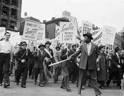 Díky geniální máchově básni ho máme spojený s jakousi sentimentálně růžolící představou, která je ale v rozporu s. Svatek Prace Pochazi Z Usa Idnes Cz