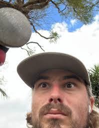 How to clean hammer and metal surfaces?