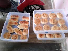 Bagi anda yang sedang punya hajat baik pernikahan, ulang tahun, anniversary ataupun yang lainnya pasti akan berburu kue. Roti Boy Senikmat Manfaatnya Lukesahril S Blog