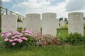 Estaires Communal Cemetery and ...
