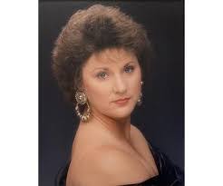 Sandra Gough's Instagram, Twitter & Facebook