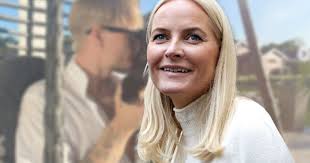 Norwegens kronprinzenpaar zeigt sich gerne lässig und entspannt. Mette Marit Von Norwegen Sohn Marius Hat Sich Ganz Schon Verandert Bunte De