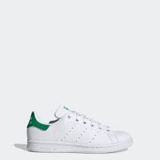 Rééditées au cours des dernières années pour hommes, femmes et enfants, les baskets adidas stan smith sont un incontournable pour les tenues décontractées conçu pour une superstar des courts de tennis dans les années 1970, le adidas stan smith est rapidement devenu une sneaker légendaire. Stan Smith Schuhe Adidas De 100 Tage Kostenloser Umtausch