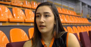 She is 189 cm at 70 kg, and she started to play as middle blocker in the youth and juni. Hande Baladin Kimdir Aslen Nereli Boy Kilo Maasi Sevgilisi
