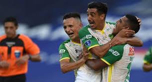 En una final entre equipos argentinos defensa y justicia se consagró este sábado campeón de la copa sudamericana 2020 al vencer por 3 goles a 0 al con un dominio claro de defensa y justicia desde el inicio del juego, el primer gol llegó en el minuto 34 de la mano del defensor adonis frías. Defensa Y Justicia Es El Campeon De La Copa Sudamericana Tras Golear A Lanus