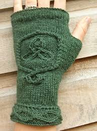 Knitting techniques 3.1 how to make a slip knot 3.2 how to (single) cast on 3.3 how to knit (k) 3.4 how to purl (p) 3.5 how to (simple) bind off 3.6 how to join yarn 3.7 how to weave in ends. Queen City Fingerless Mitts Knitty Winter 2009