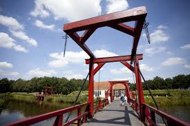 In groningen heeft in de nacht van vrijdag op zaterdag een schip de gerrit krolbrug geramd. Festung Bourtange Visit Groningen