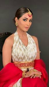 Hina khan lifestyle 2020, age, family, boyfriend, salary, movies, biography and more. Hina Khan Biography Age Height Career Relationship Family Indian Actresses Indian Tv Actress Bollywood Celebrities