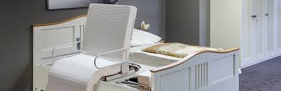 Einfache aufbauweise die aufstehhilfe wird einfach an der richtigen stelle unter die matratze in den rahmen eingelegt bei bedarf werden die mitgelieferten gleiter eingesetzt. Drehbett Mobilia Muller Muhle Pflegebetten