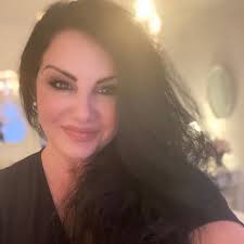 Travis Kelce eyeing those straight cut bangs