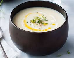 La Delicieuse Creme De Chou Fleur Qui Est Bonne Pour La Sante Recipe Cream Soup Recipes Vegetarian Vegetable Soup Food
