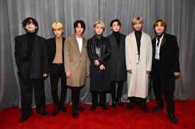 Los exjugadores del barcelona xavi estrellas de la música brillan en la alfombra roja de los grammy. Bts Llega A La Alfombra Roja De Los Grammy 2020 Y Amamos Sus Looks