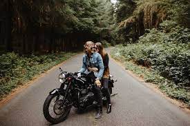 19 Engagement Photo Ideas That Rock Our Socks Off Motorcycle Engagement Photos Motorcycle Wedding Pictures Bike Photoshoot