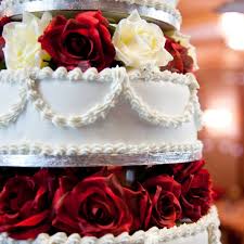 Rojo vivo y rojo carmín. 10 Ideas Para Decorar Una Boda En Rojo
