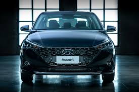, fabric seats, foldable rear seats, front seat. El Popular Hyundai Accent Estrena Su Quinta Generacion En Chile La Tercera