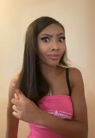 Keely Lopez's Instagram, Twitter & Facebook