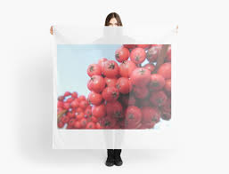 Rote Beeren Am Strauch Im Garten Beere Natur Tuch Von Rhnaturestyles Rote Beeren Beeren Damen Accessoires