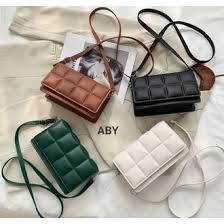 Yuk, langsung saja dilihat ada model tas apa saja di bawah ini Harga Tas Wanita Murah Terlengkap Agustus 2021 Bukalapak