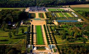 Pin By Amine Hakim Aidouni On Jacques Garcia In 2020 Upper Normandy French Formal Garden Charleston Historic District