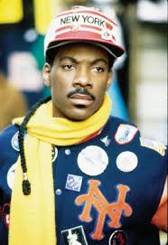 Prinz akeem ist der sohn des königs und thronfolger von zamunda, einem fiktiven staat in afrika. Onpsx