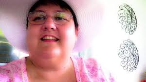 Pasco woman brings salon experience to your home