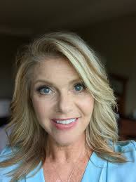 What a beautiful rendition of 'Silent Night' that St. Jacobi Lutheran  School performed at their Christmas program over the weekend. For stanza  four, the children hummed the melody and incorporated sign language.