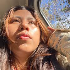 Yo despertándome con un mensaje que dice "Eres una roba maridos, una  rompedora de hogares"