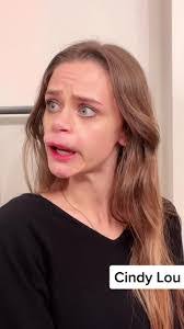 Cindy Loe's Instagram, Twitter & Facebook