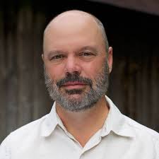 The One Year Salt and Light Devotional: 365 Inspirations to Equip and  Encourage You to Live Out Your Calling in the World: Tiegreen, Chris:  9781496430052: Amazon.com: Books