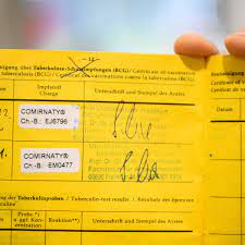 Ein digitaler impfpass namens covpass soll das alte, gelbe heftchen aus papier ergänzen. Deutschland Sucht Den Impfpass Ohne Pass Keinen Piks Ausser Gegen Corona Niedersachsen