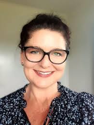 Nanette Asher's Instagram, Twitter & Facebook