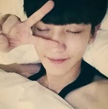 Exo Chanyeol Takes A Night Selfie Before Bed Time Exo Chanyeol Chanyeol Park Chanyeol