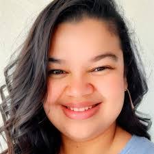 Anne Vaz's Instagram, Twitter & Facebook