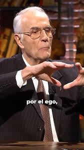 La muerte forma parte de nuestra vida, es tan natural como el nacimiento. Y  hay que saber explicarla también a los niños, sin esconderla. Cuando nace  un hermanito todos sonríen y el
