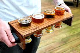 Solid Oak Dovetailed Beer Flight Carrier And Tasting Stand Includes Glasses Suportes Para Garrafas Degustacao De Cerveja Artesanato Em Madeira