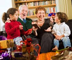 In feudal times in the united kingdom, the lord of the manor would 'pay' people who worked on his land in the past year with boxes practical goods, such as agricultural tools, food and cloth. Boxing Day In Germany