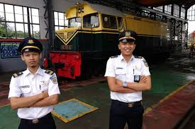 China adalah negara pertama yang mempunyai layanan kereta api maglev. Cerita Masinis Kai Dari Tabrakan Hingga Melintasi Tempat Angker Halaman All Kompas Com