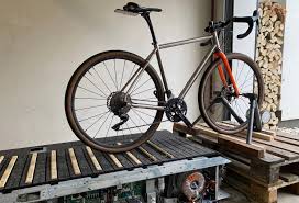 The bicycle tire pressure calculator is used to compute the optimal air pressure for your bicycle tires. Lab Test Lowering Your Tyre Pressure Will Greatly Improve Your Bike S Comfort Cyclingabout