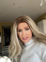 How many single women in California? Send me a message