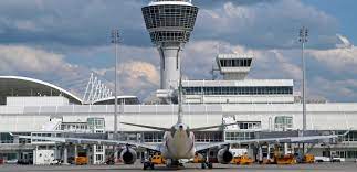 Der flughafen liegt circa 28,5 km nordöstlich von münchen im erdinger moos in unmittelbarer nähe der stadt freising. Lh2222 Nach Toulouse Ansage Fur Lufthansa Flug Wird Zum Viralen Hit Aerotelegraph