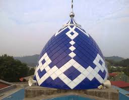 Kita tahu bahwa kebanyakan, model atap kubah hanya diaplikasikan pada desain masjid untuk menunjukkan identitas kesakralannya. Daftar Harga Kubah Masjid Fiber Model Terbaru