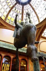 12 Craziest Sculptures Crazy Sculptures Weird Sculptures Funny Sculptures Oddee Funny Statues Unusual Art Sculpture